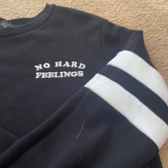 Cropped Sweatshirt - Picture 2 of 7